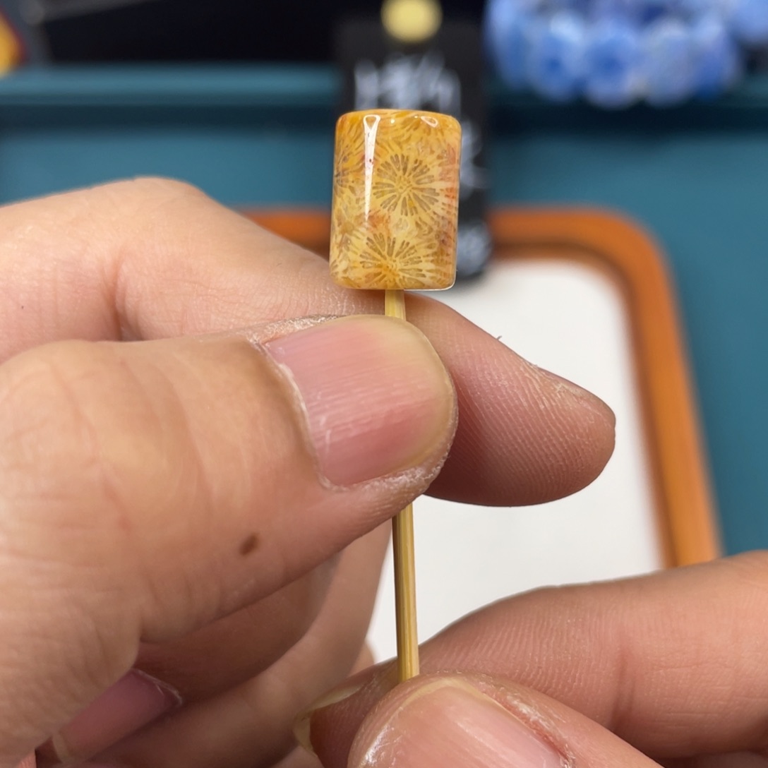 未镶嵌手镯硅化玉