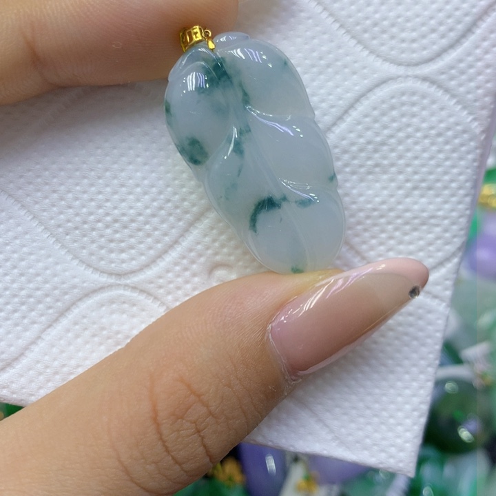 颈饰18K金镶嵌翡翠