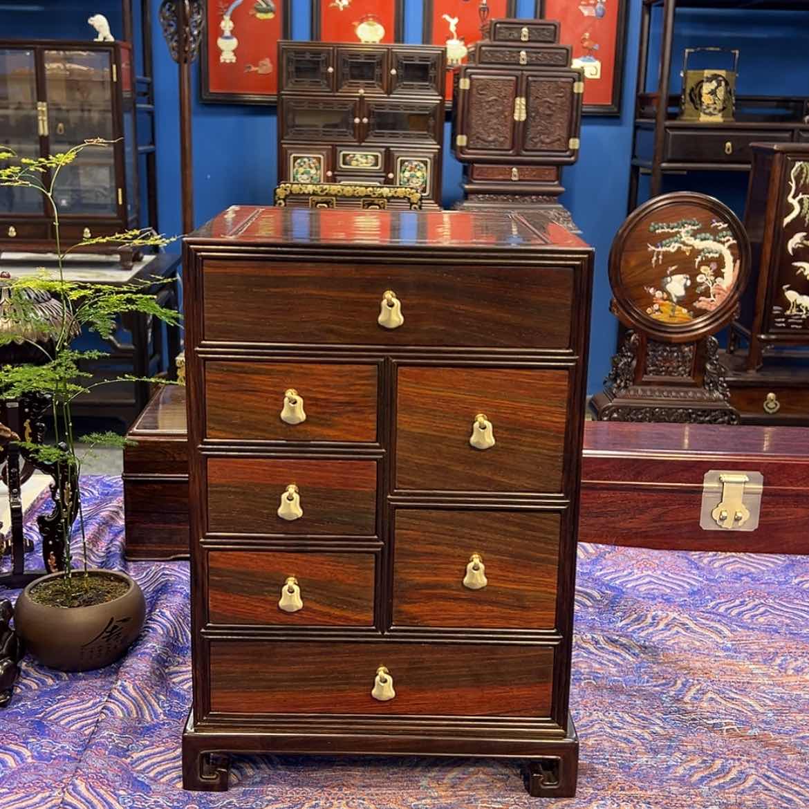 【闪购商品】红酸枝木类成套家具七斗柜