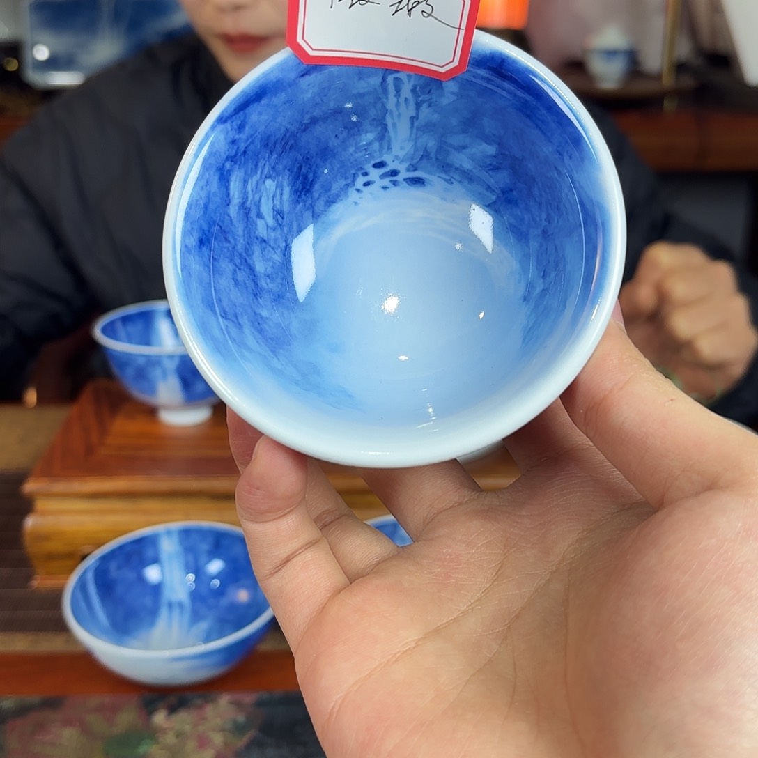 王庆龙老师手绘陶瓷