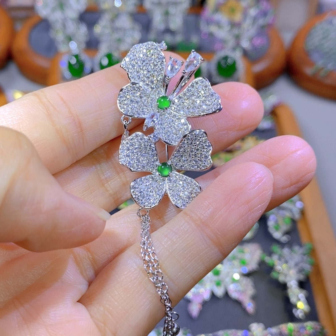 翡翠颈饰银S925镶嵌天然翡翠