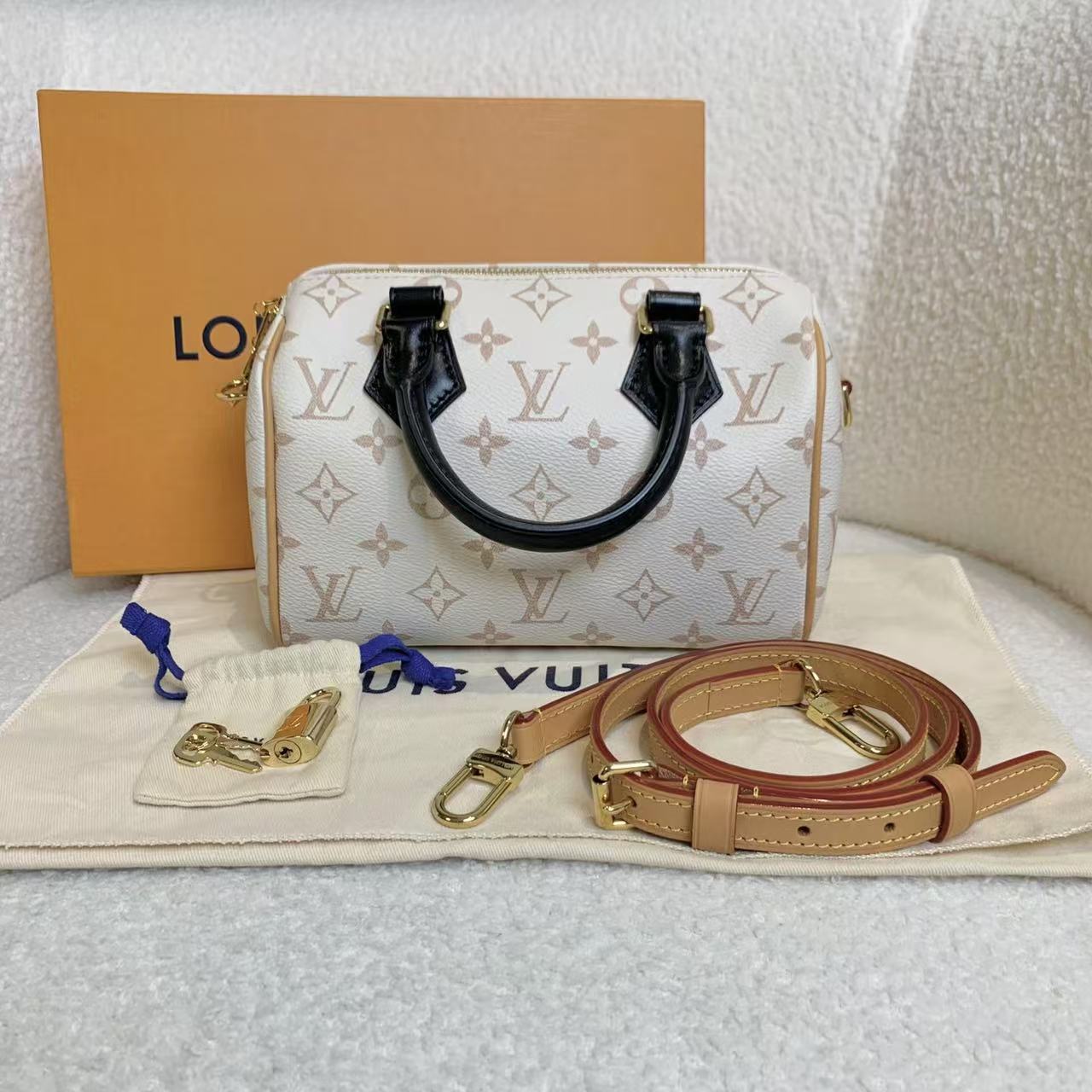 99新 LouisVuitton/路易威登 壹臻/沙丘speedy20斜挎包/88449354