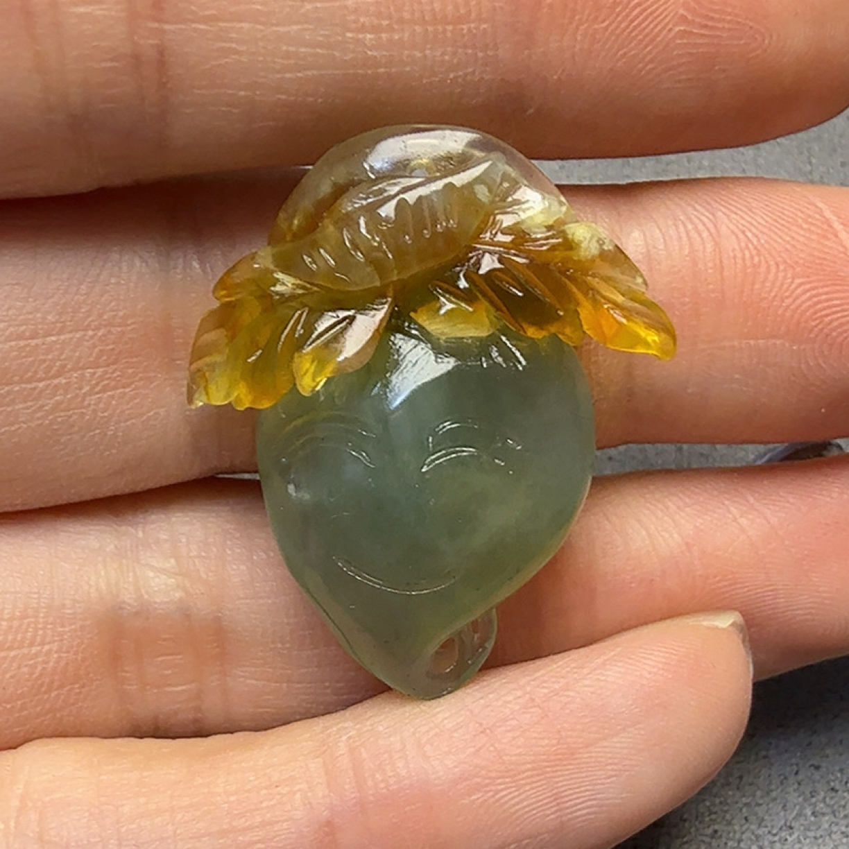 岫玉花玉小萝卜吊坠