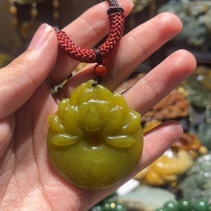 岫玉未镶嵌毛衣链