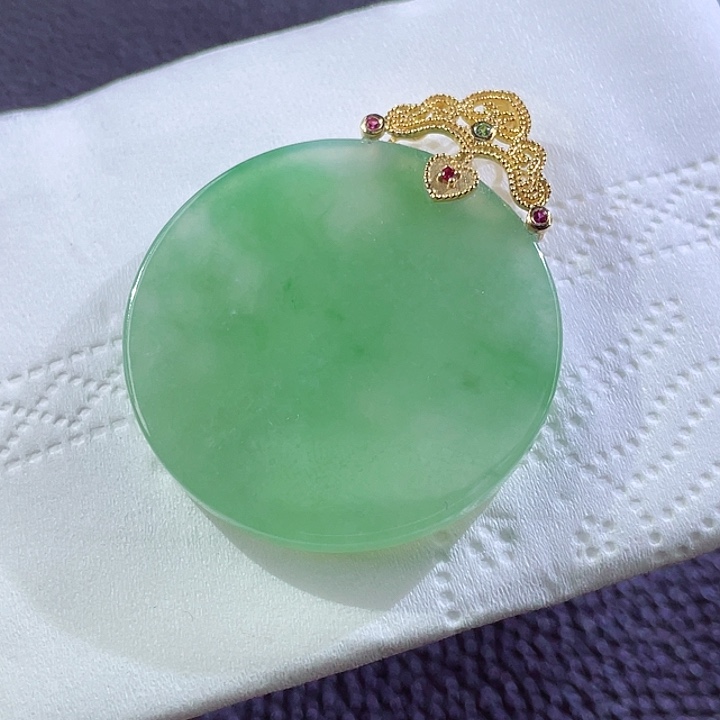 翡翠颈饰18K金镶嵌翡翠