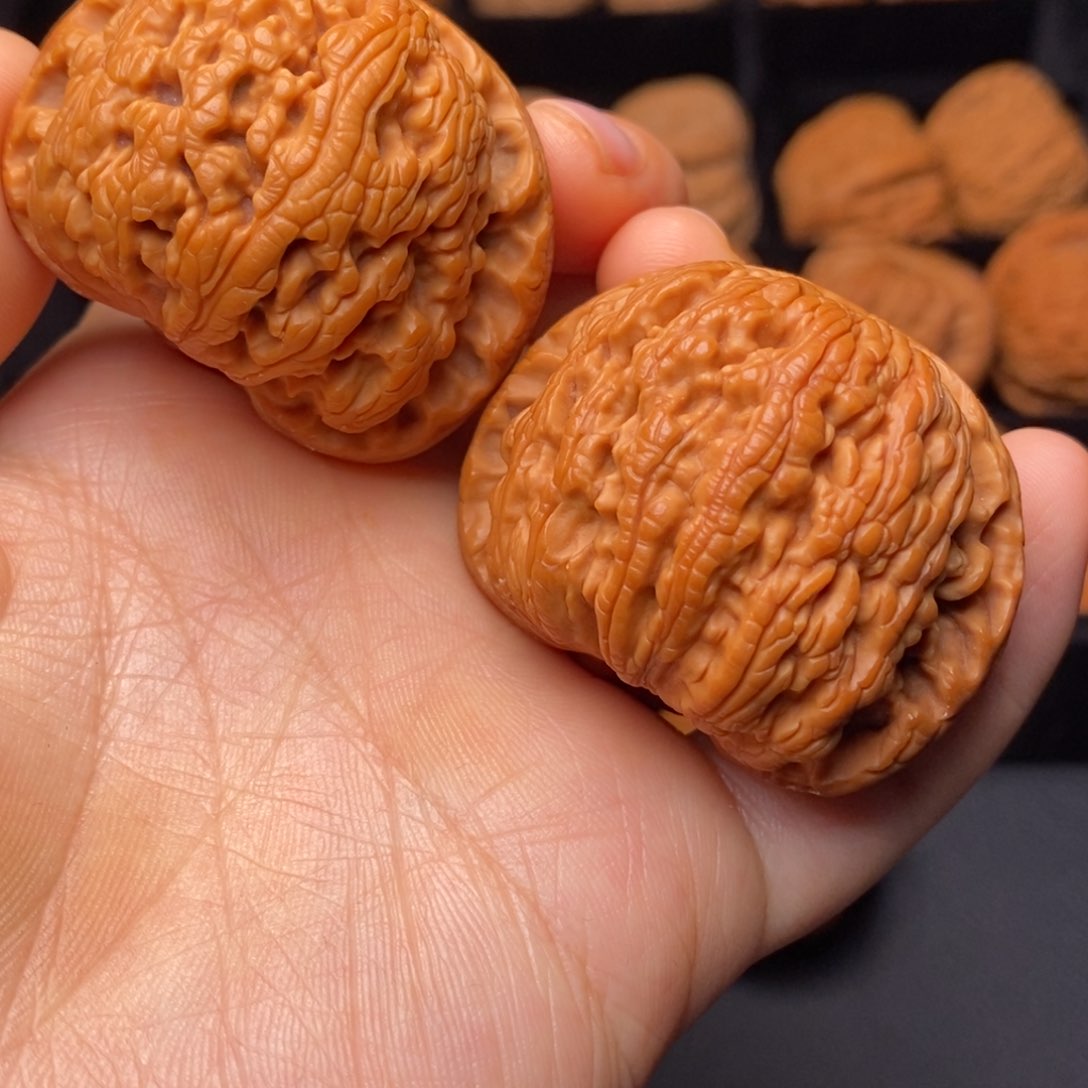 文玩核桃吊坠秦岭野生核桃