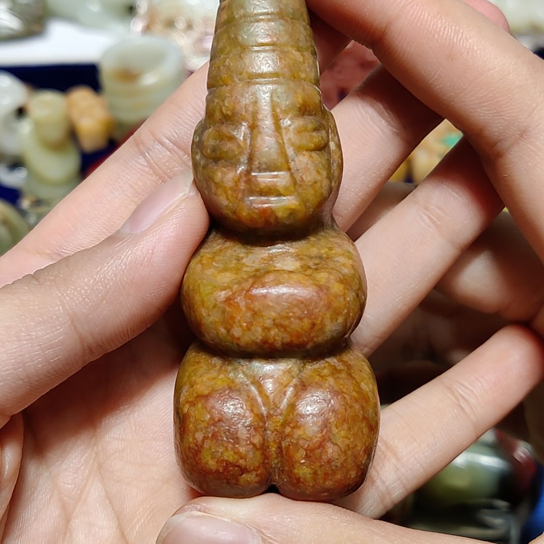 透闪石质玉未镶嵌颈饰