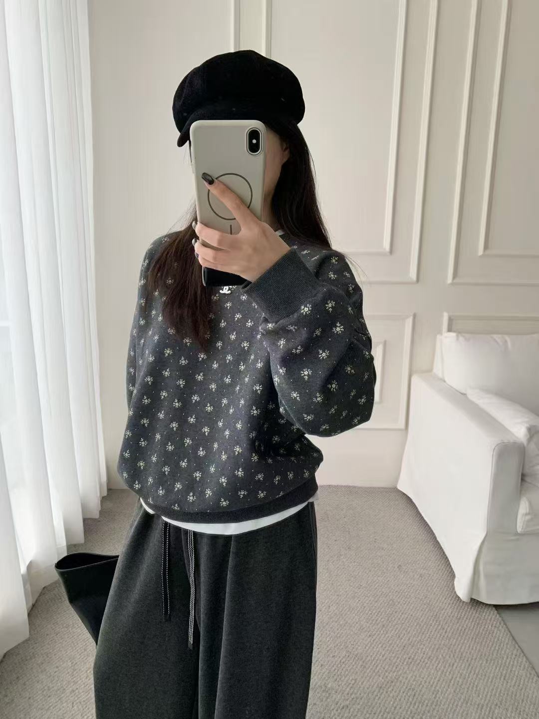 圆领长袖碎花常规款短款复古港风卫衣印花套头常规