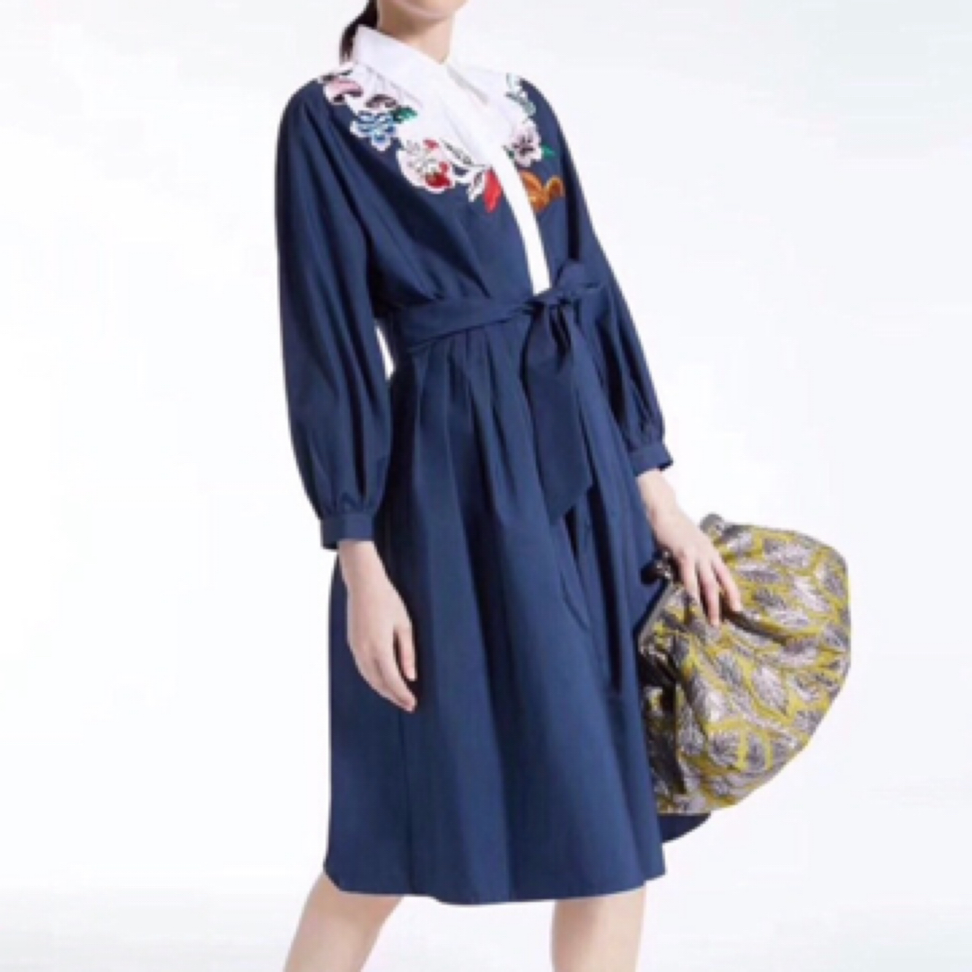 99新 MaxMara 藏蓝色刺绣连衣裙/44码/A02494