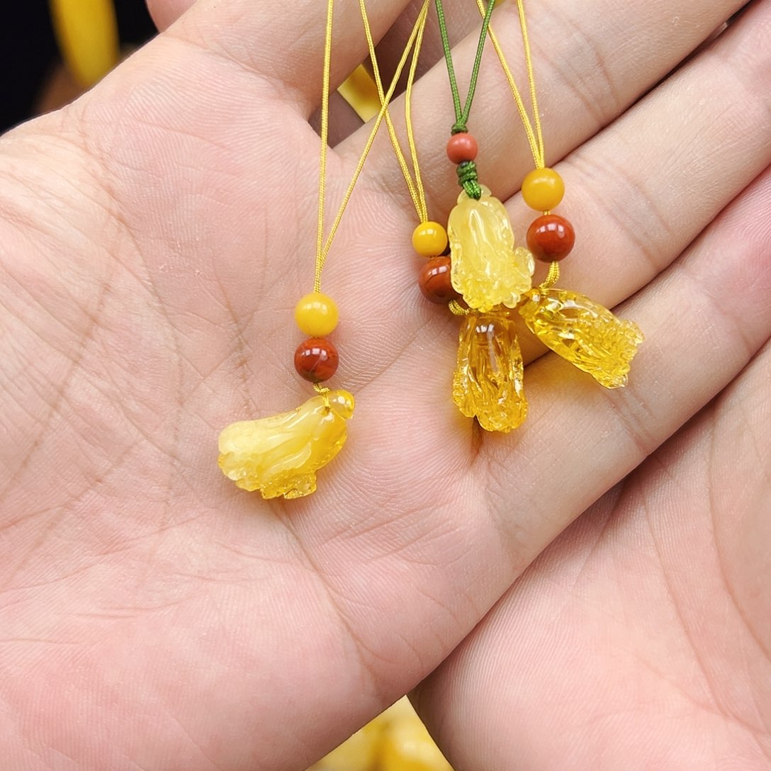 蜜蜡未镶嵌珠宝奇石白菜手机链，开播福利