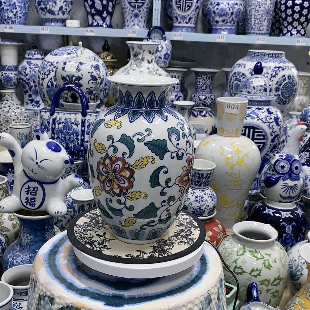 【闪购商品】摆件缠枝莲花瓶瓷器摆件…………………………