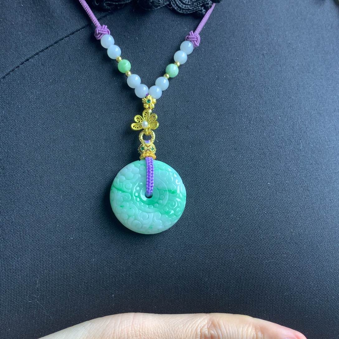 翡翠颈饰未镶嵌翡翠