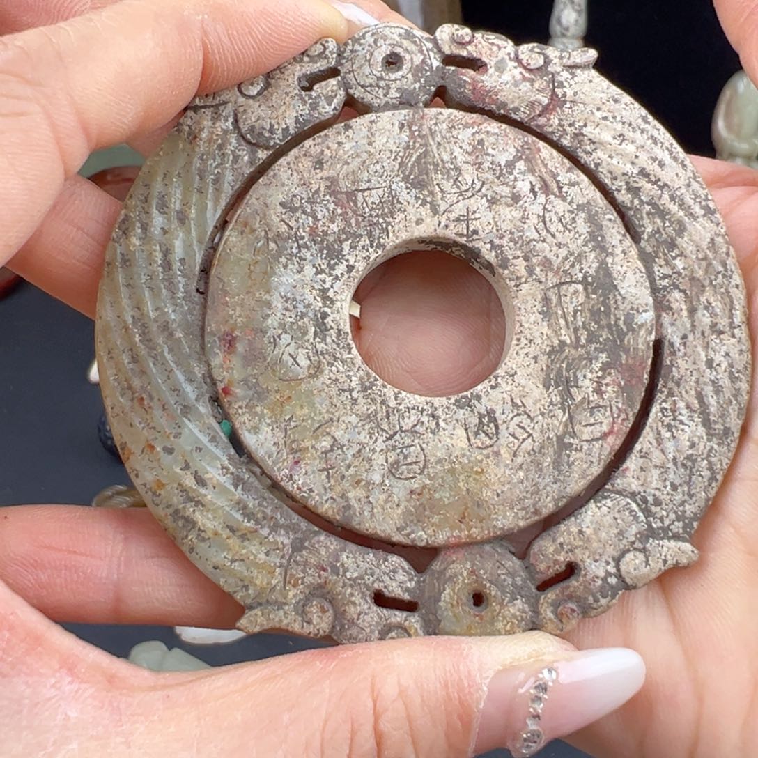 和田玉挂件未镶嵌好**荐