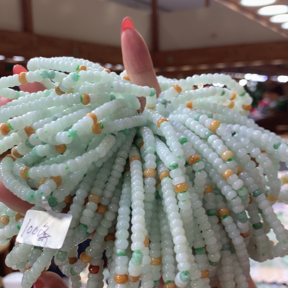 翡翠未镶嵌手链多样性发一