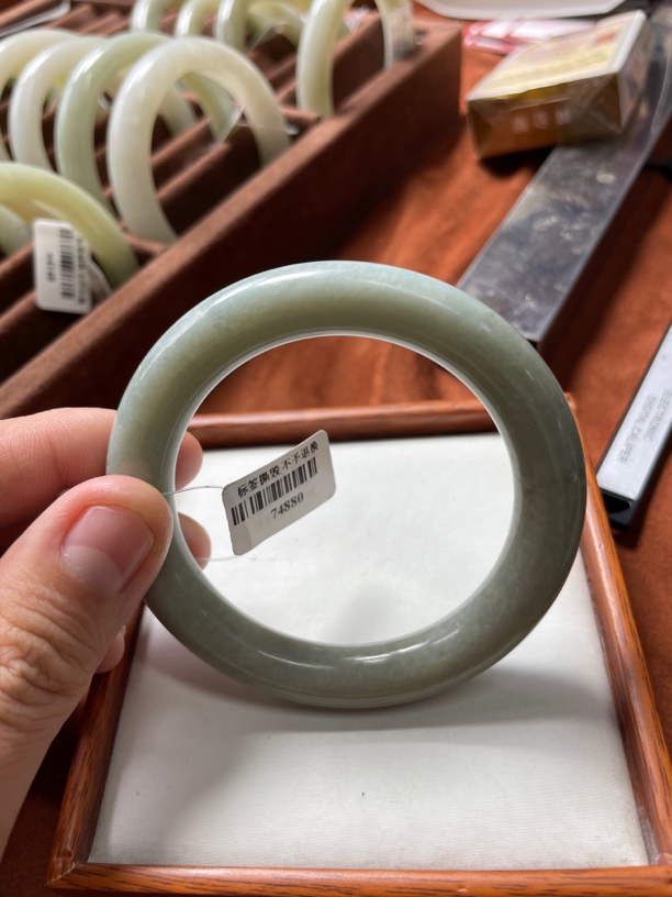 天然和田玉手镯 56 57