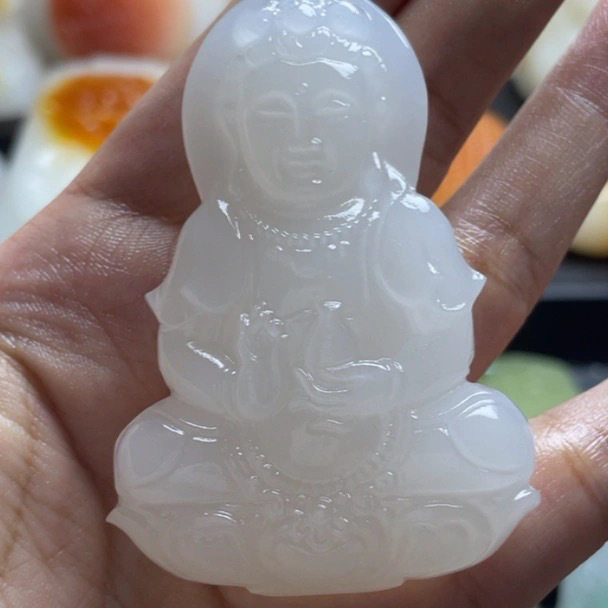 恋江南天然和田玉带珠链观音吊坠QS-0305