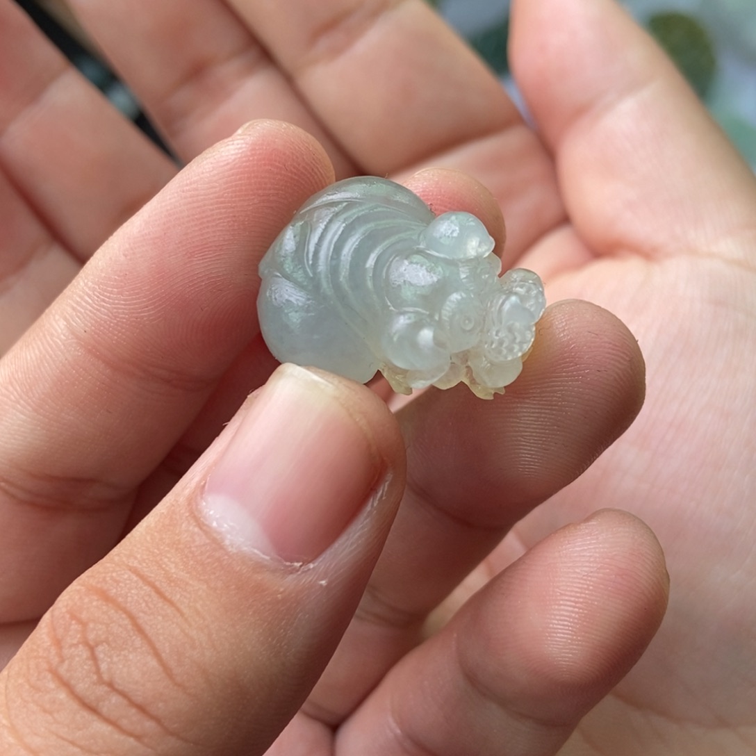 定制翡翠未镶嵌狗狗