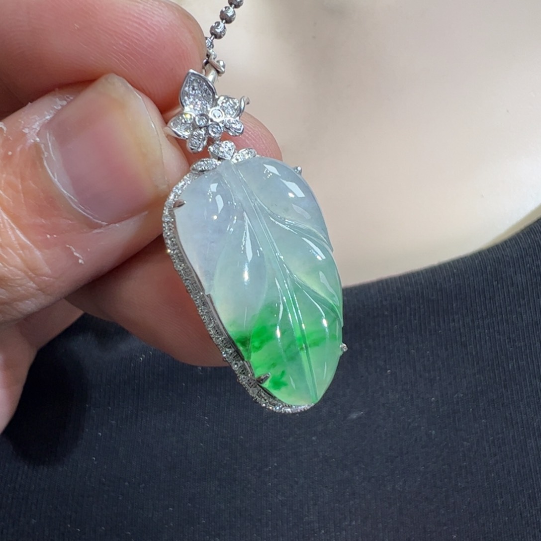 翡翠吊坠(不含链)18K金镶嵌