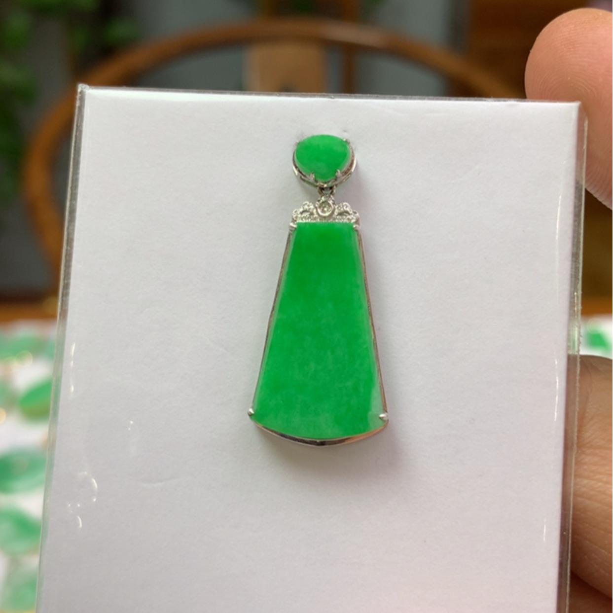 【闪购商品】翡翠颈饰18K金镶嵌翡翠