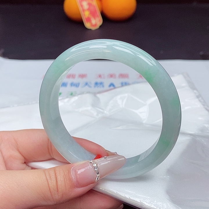 翡翠手镯未镶嵌56.7圈