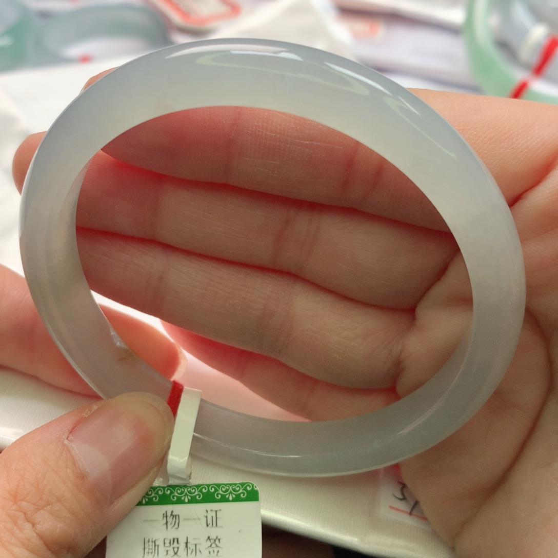 翡翠手镯未镶嵌5758圈