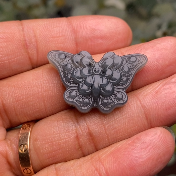 蛇纹石玉颈饰合金142