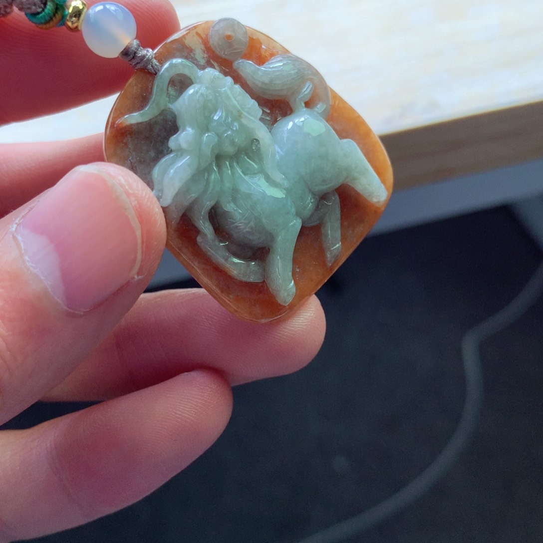 翡翠颈饰未镶嵌吊坠