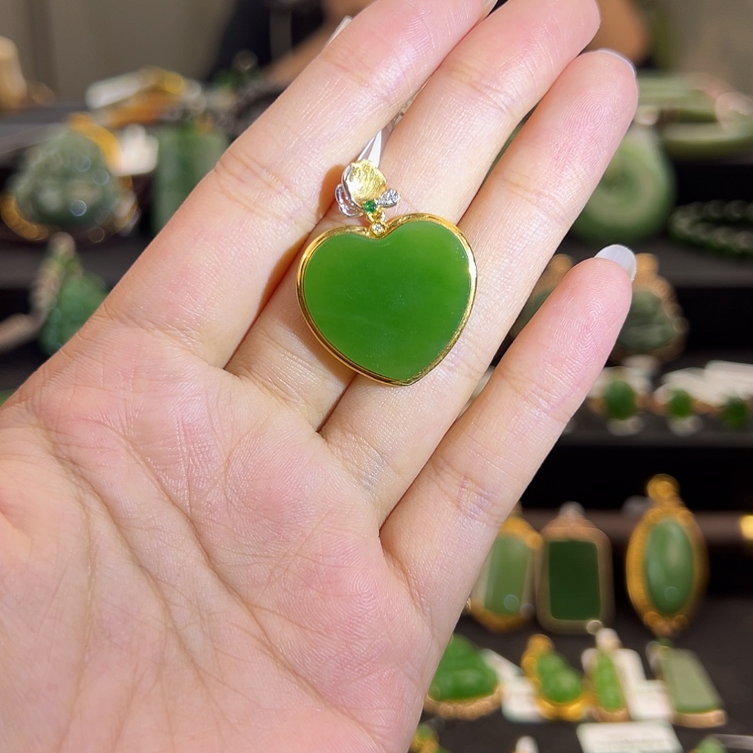 和田玉18K金镶嵌吊坠(不含链)