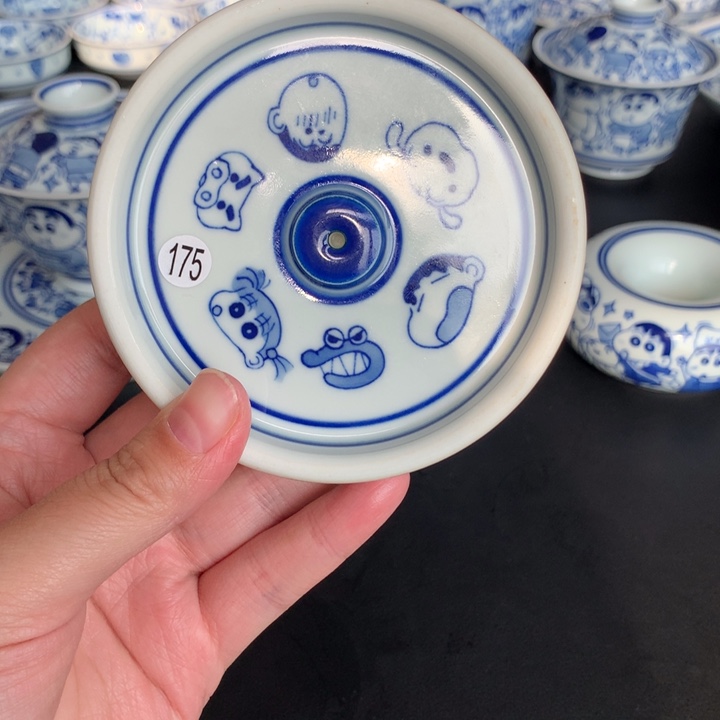 特价蜡笔小新香插盖置175号