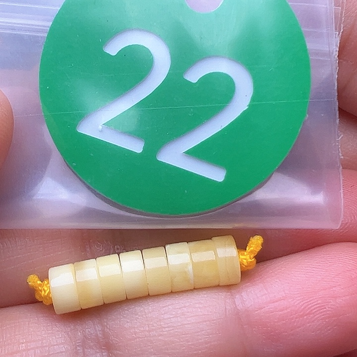 蜜蜡裸石未镶嵌6.3m m