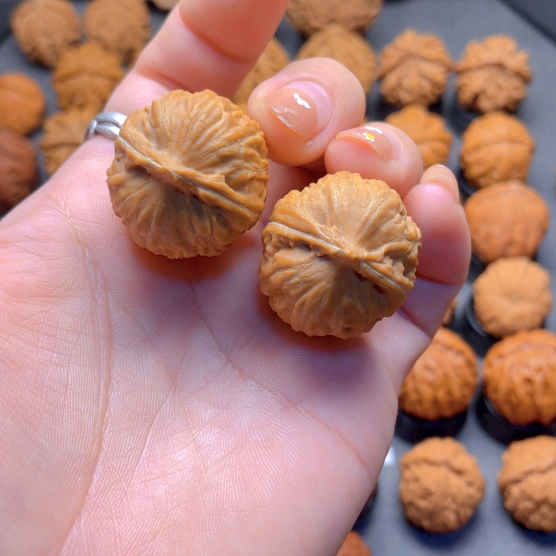 核桃文玩把件水晶小苹果