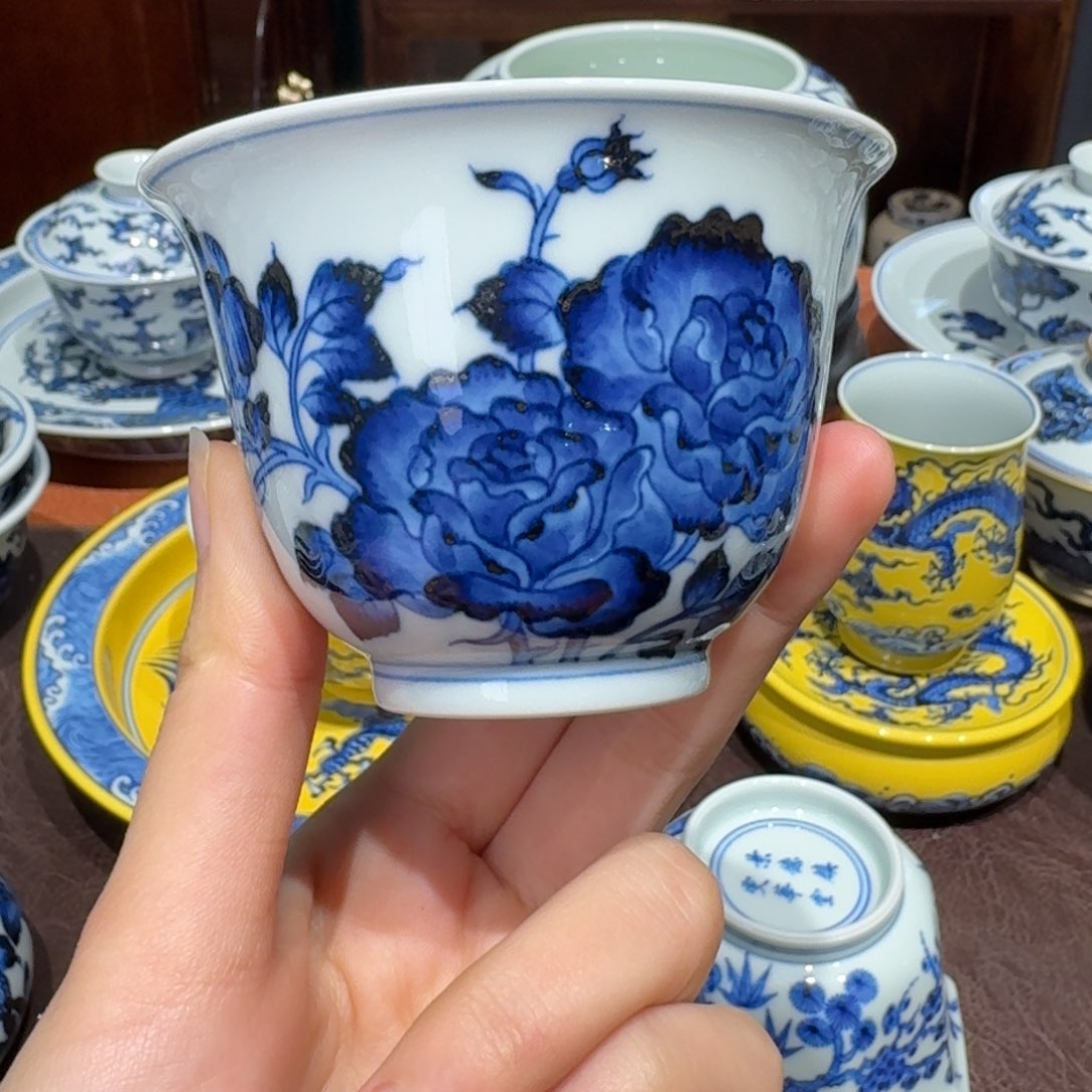 青花雯华堂手绘杯杯