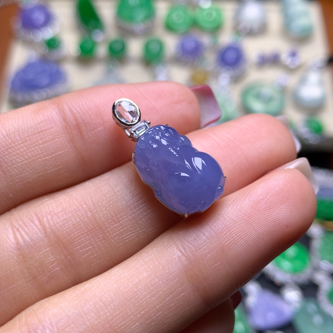 颈饰18K金镶嵌翡翠