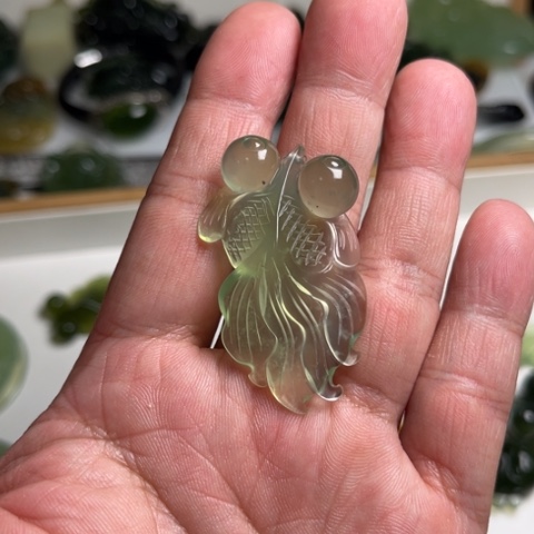 蛇纹石玉颈饰未镶嵌