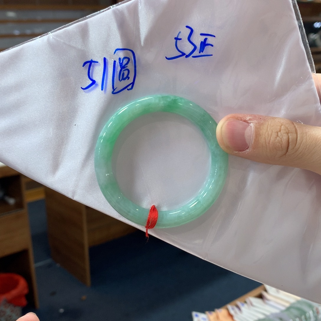 翡翠未镶嵌手镯买断