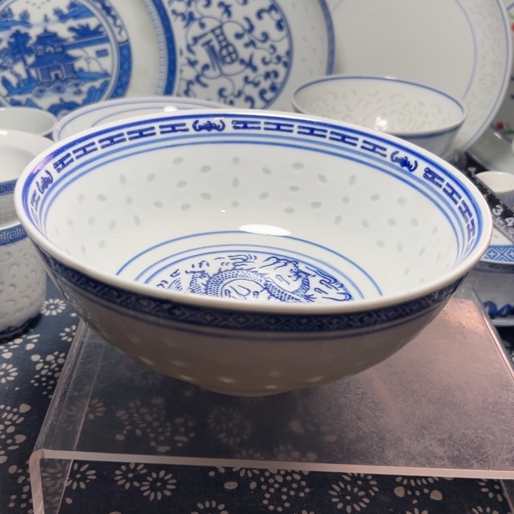 青花玲珑8寸的汤碗