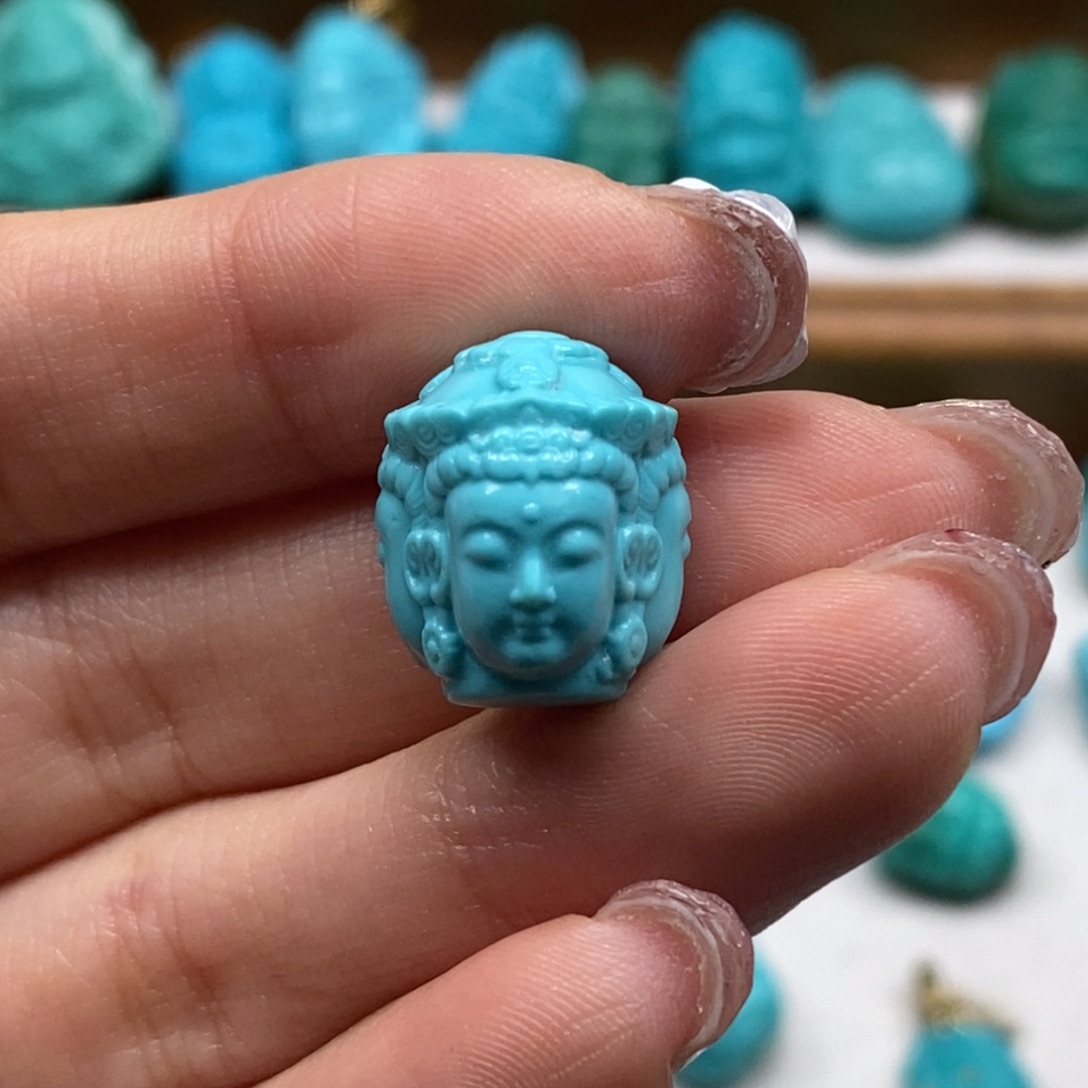 绿松石颈饰未镶嵌