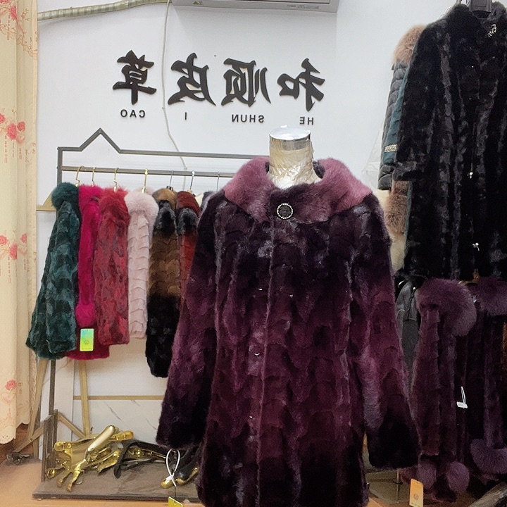 商场断码拼貂衣服