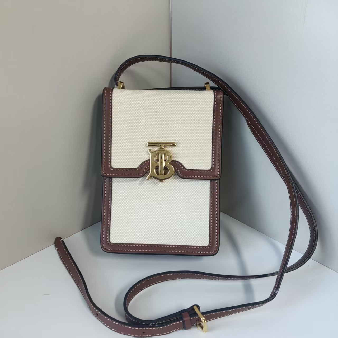95新 BURBERRY/博柏利 17-25专柜价10500