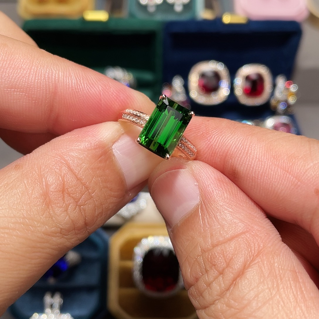 碧玺18K金镶嵌戒指5.05ct