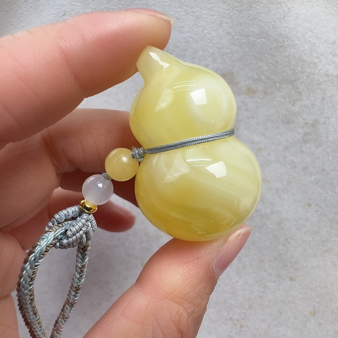 蜜蜡未镶嵌珠宝奇石