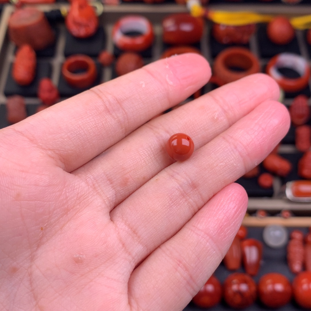 南红玛瑙足铂镶嵌圆珠7+