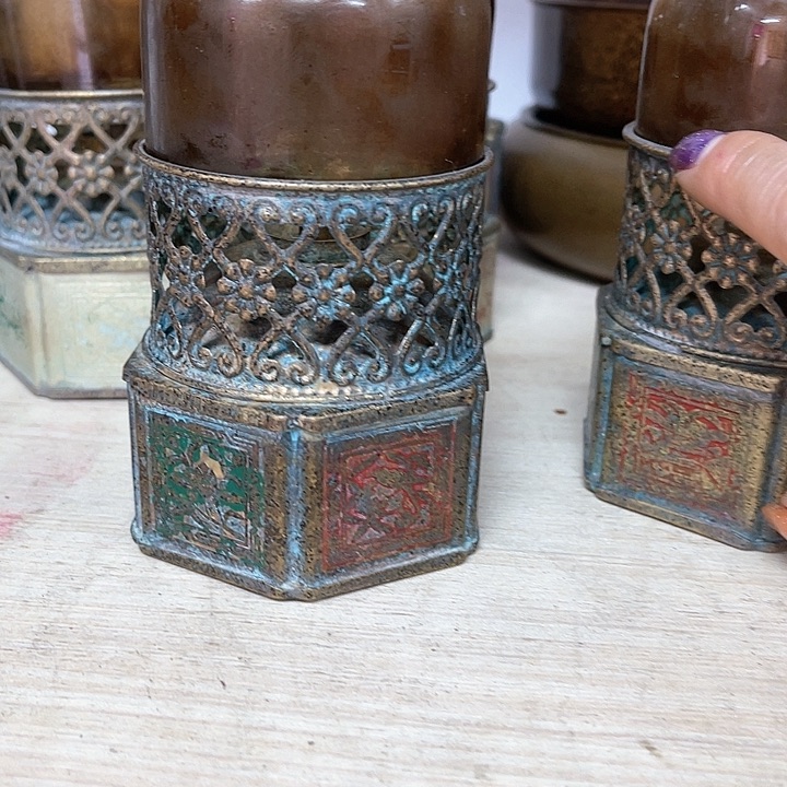 铜器铭文碎片的人顿*