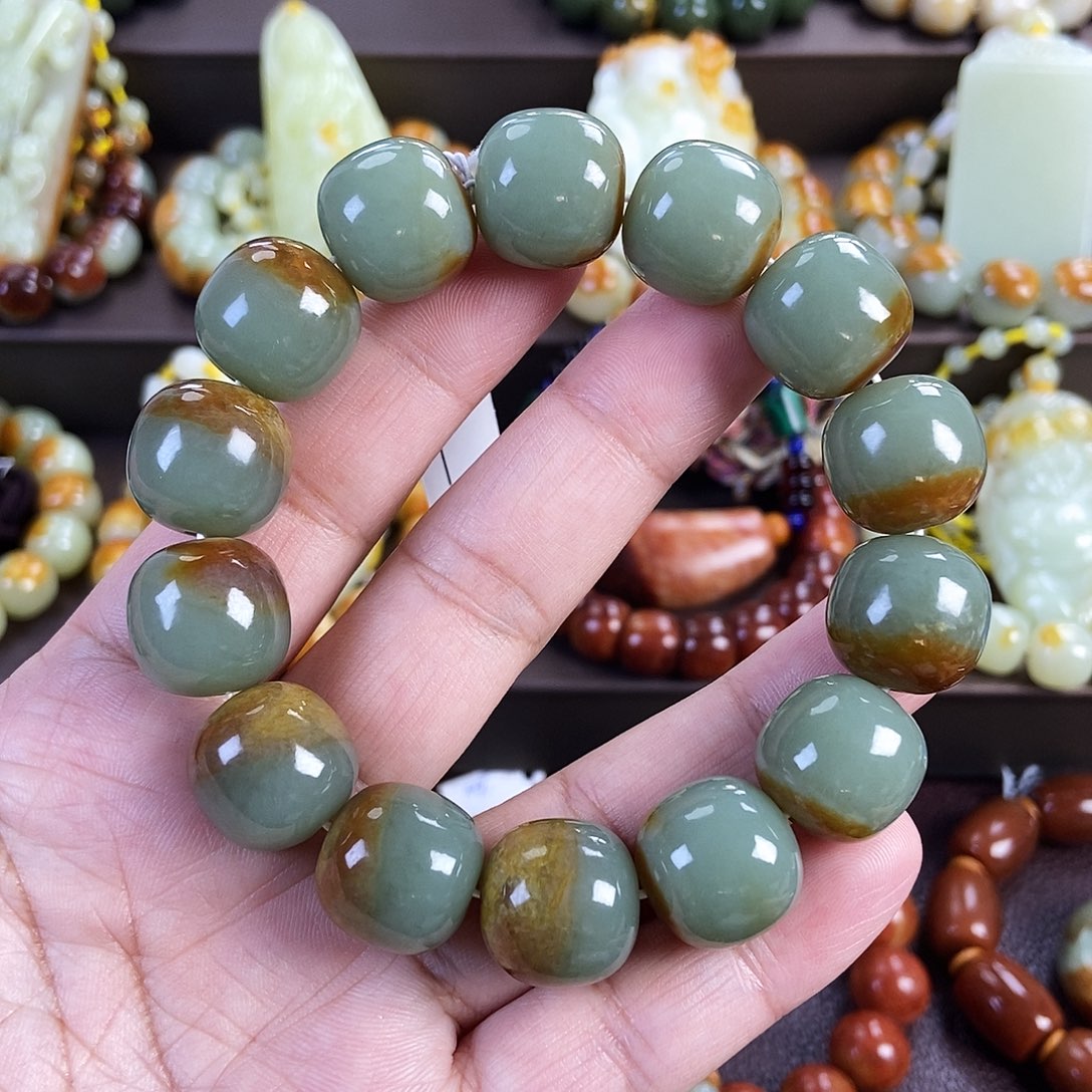 透闪石质玉未镶嵌手串