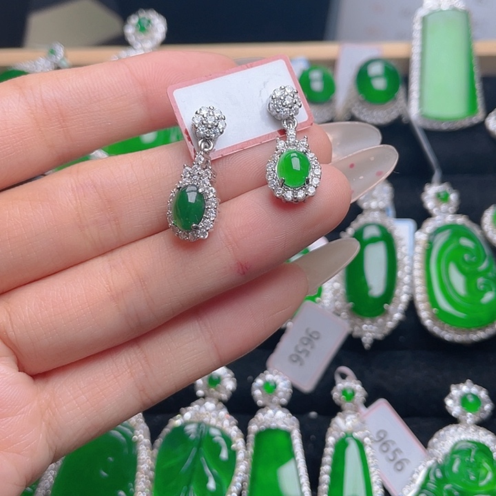 翡翠耳饰未镶嵌耳钉