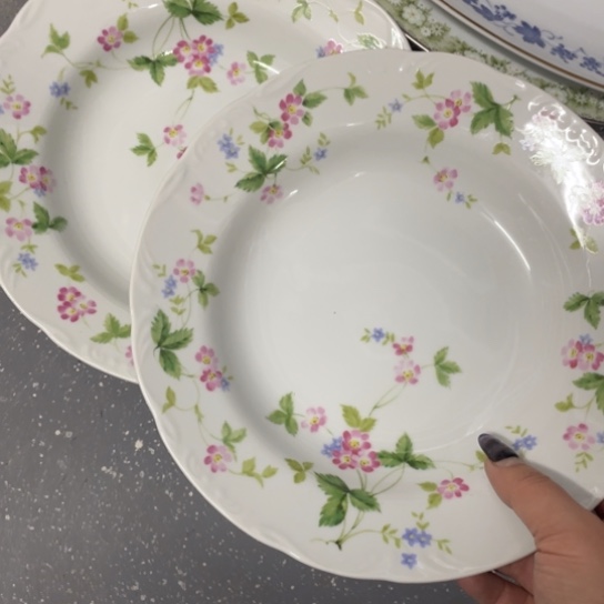 红***兔金葡萄瓷器欢迎您