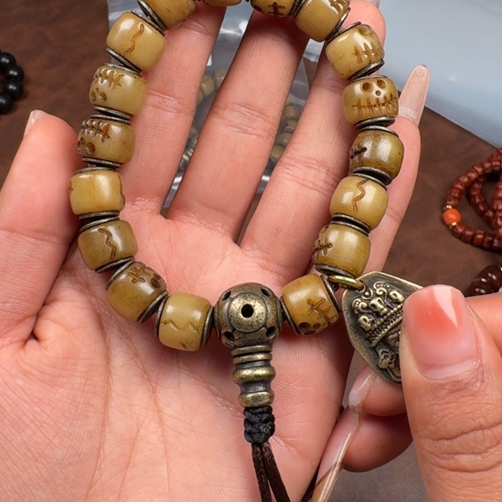 八***迹泥塑哈哈哈哈哈哈哈