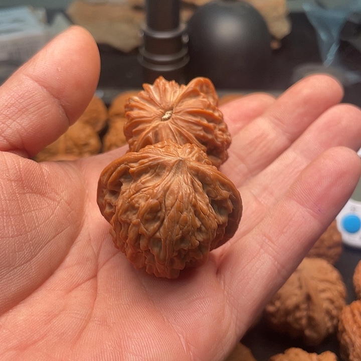 我***叠吊坠文玩核桃全品红皮山地磨