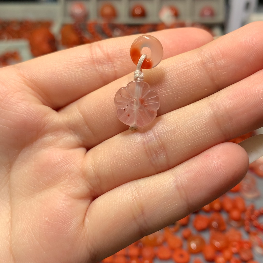 【闪购商品】南红玛瑙滴溜未镶嵌紫****?