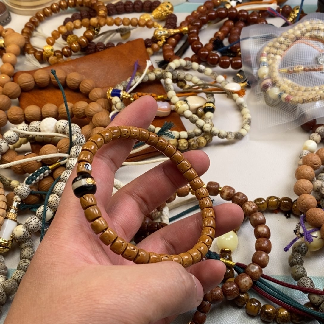 桃核吊坠。。。。。。。。。。。。